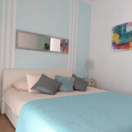 & Vitt Apartment