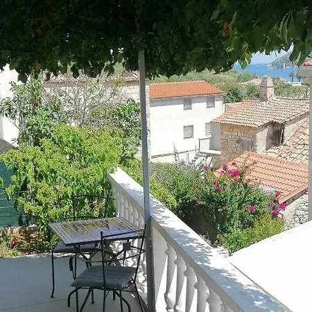 & Vitt Apartman *