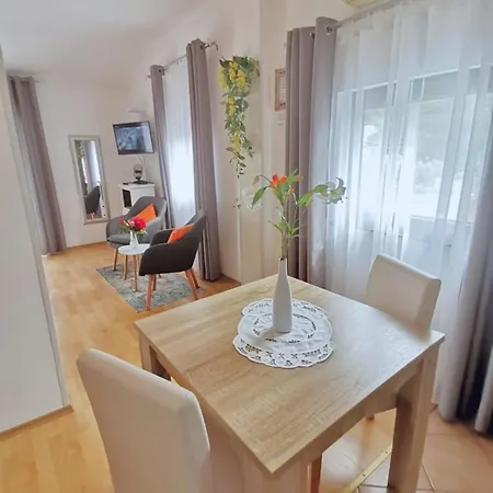 Apartman & Vitt *