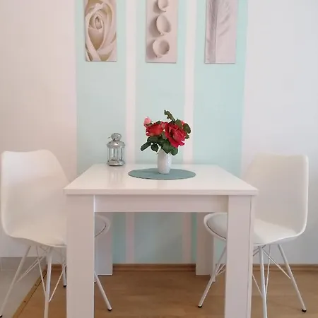 & Vitt Apartment Vis