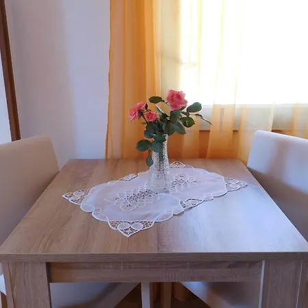 Apartment & Vitt